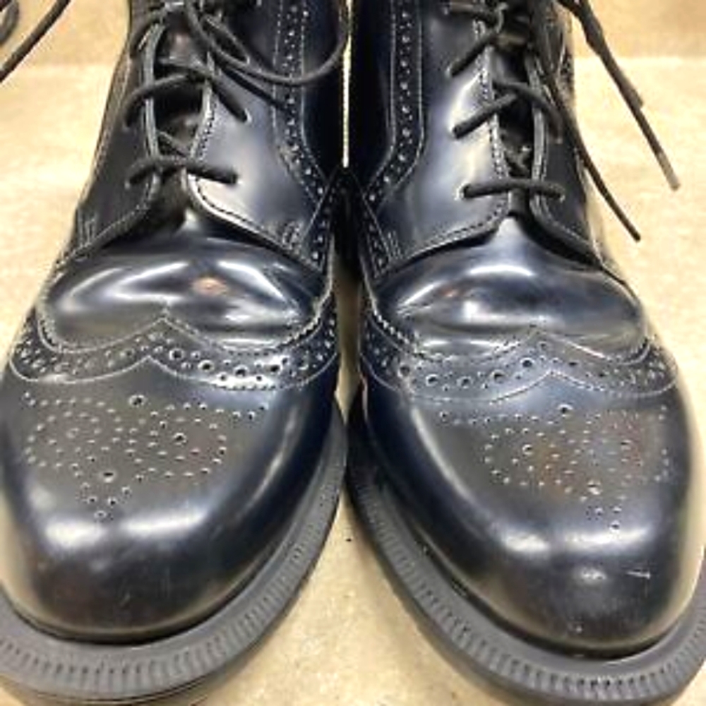 DR. MARTENS DELPHINE BROGUE BLACK POLISHED WINGTIP COMBAT BOOTS - US-W10 EU-42
